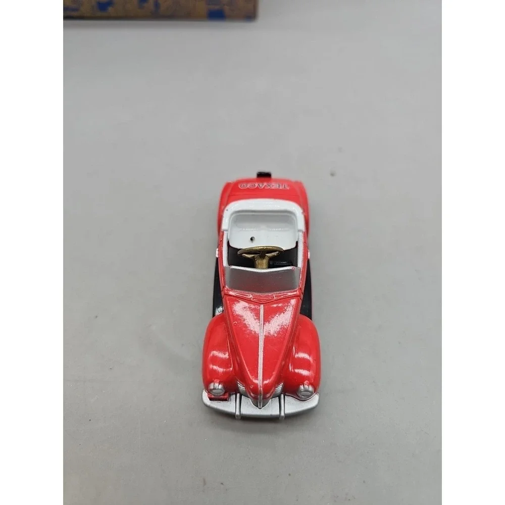 VINTAGE GEARBOX TEXACO SKY CHIEF RED FORD‎ DELUXE COUPE DIECAST PEDAL CAR